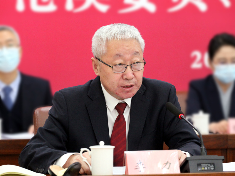 3、港澳台侨和外事委员会主任李力主持会议.jpg