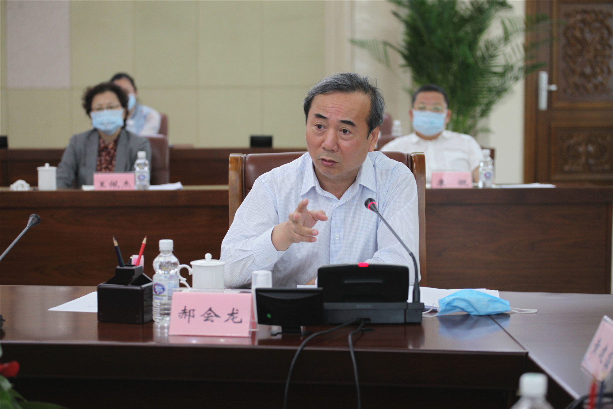 2省政协副主席郝会龙出席会议并发言.jpg